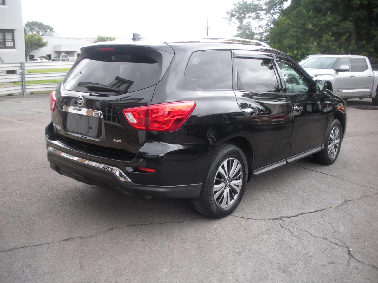 Nissan Pathfinder S 4WD 2020