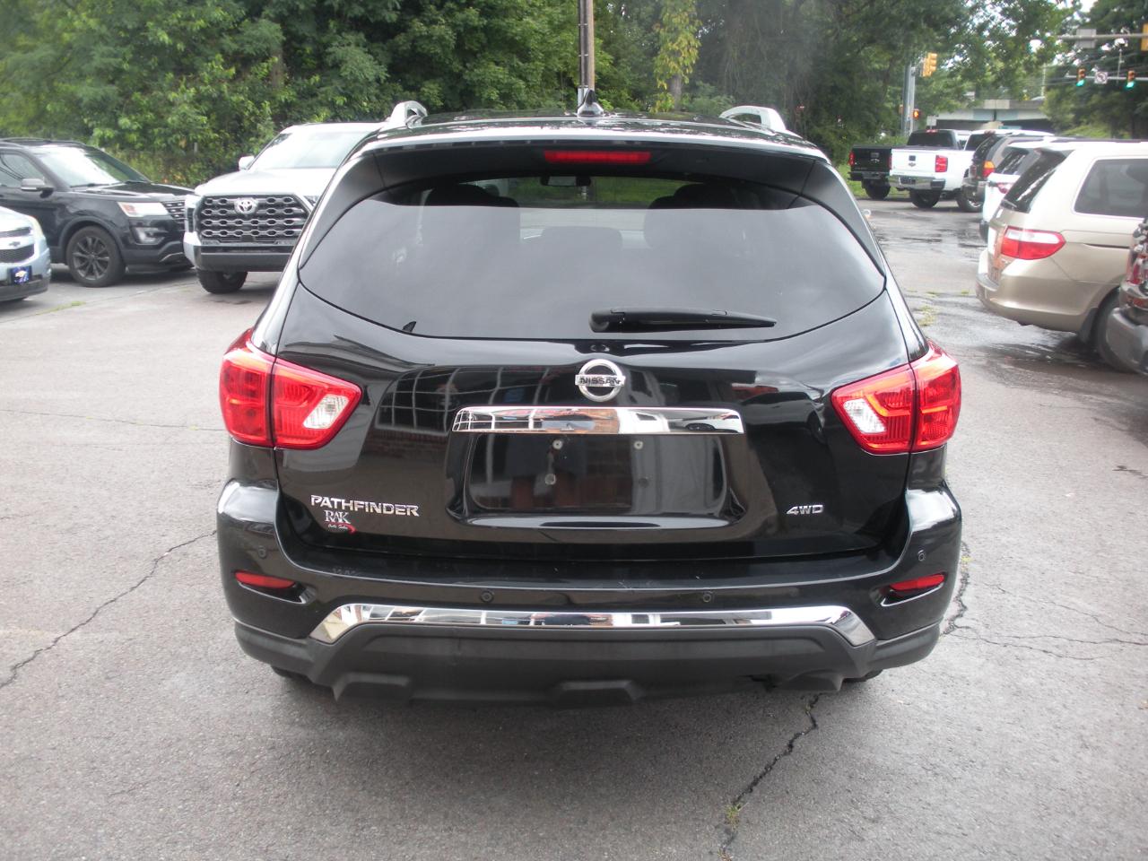 Nissan Pathfinder S 4WD 2020