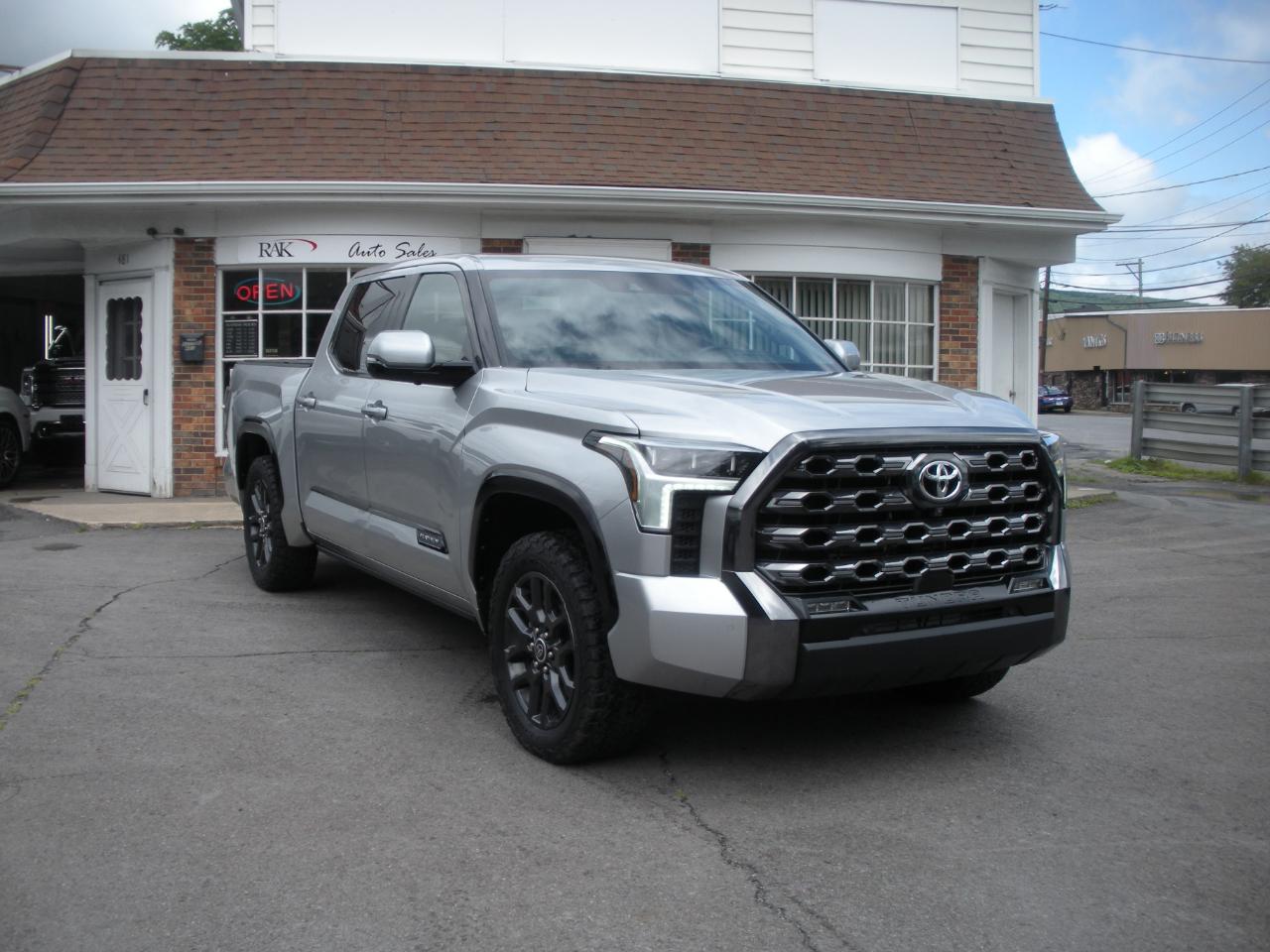 Toyota Tundra Platinum CrewMax 4WD 2023