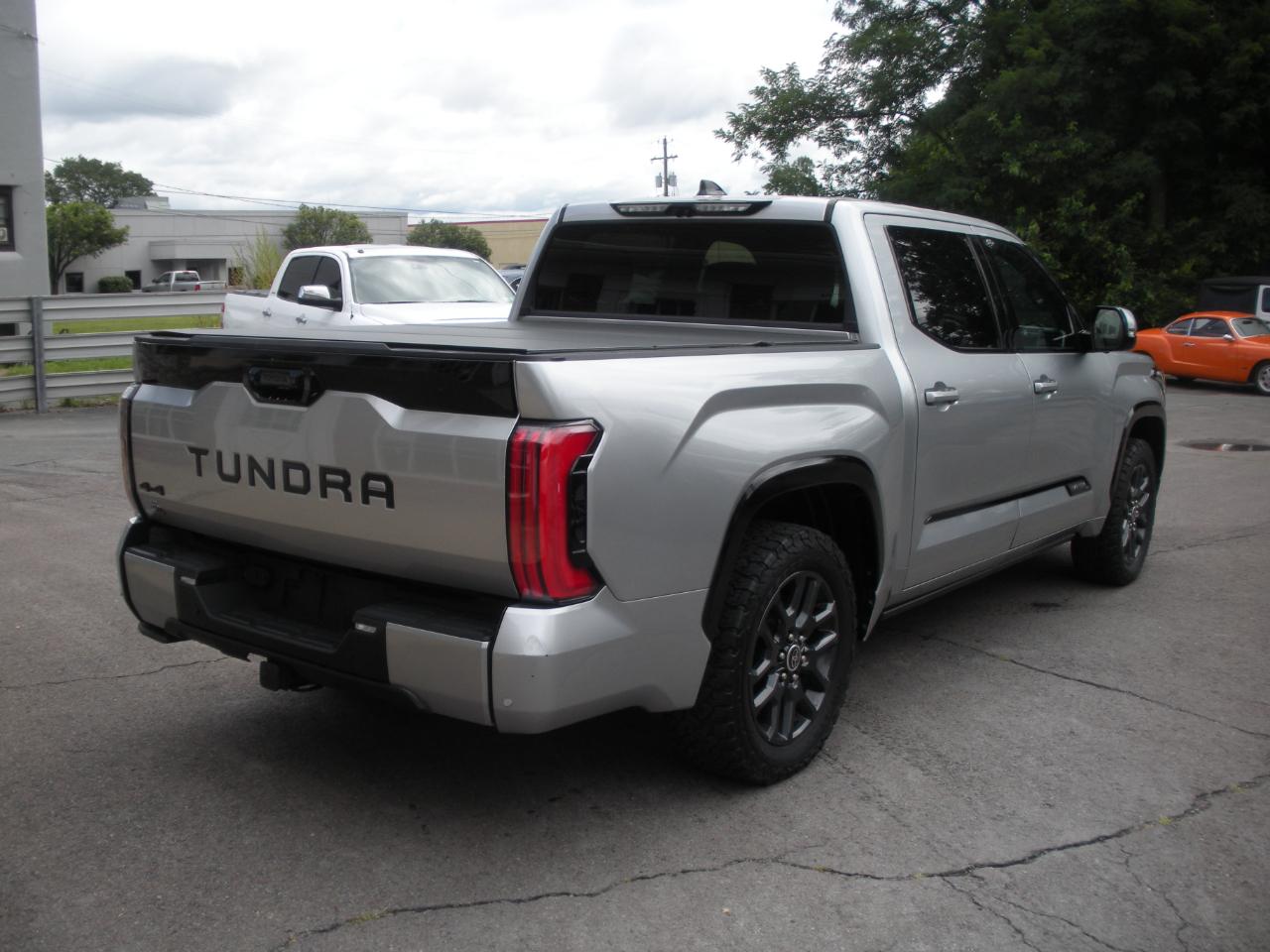 Toyota Tundra Platinum CrewMax 4WD 2023