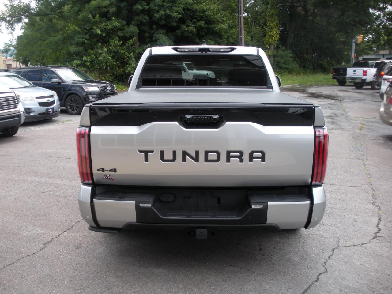 Toyota Tundra Platinum CrewMax 4WD 2023