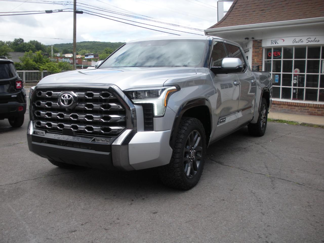 Toyota Tundra Platinum CrewMax 4WD 2023