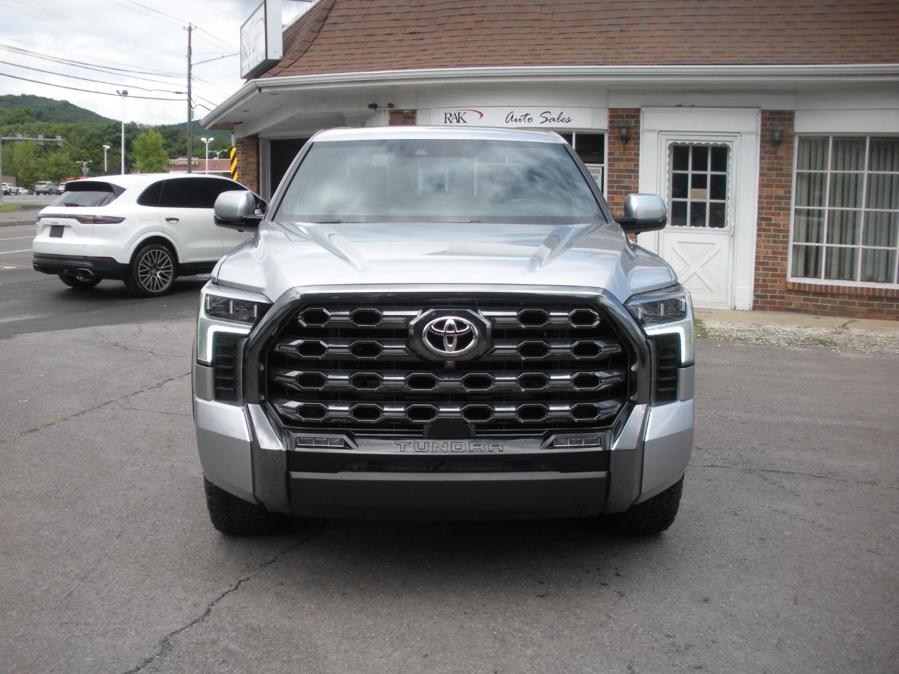 Toyota Tundra Platinum CrewMax 4WD 2023