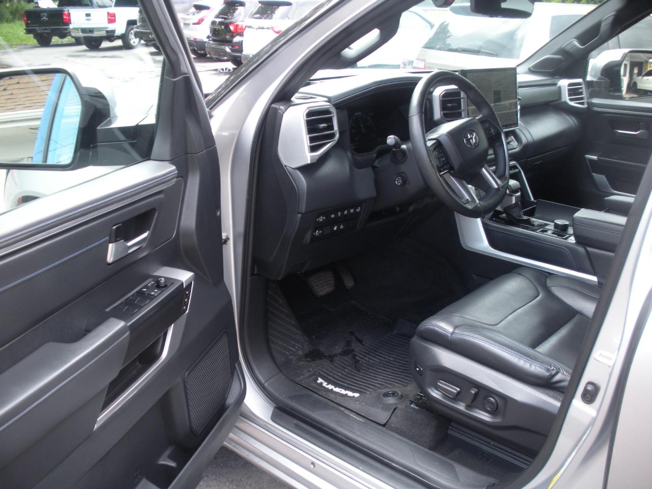 Toyota Tundra Platinum CrewMax 4WD 2023