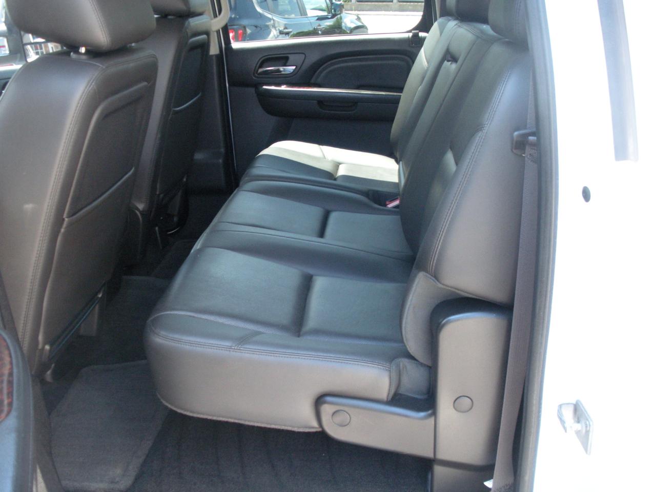 GMC Sierra 2500HD Denali Crew Cab 4WD 2014