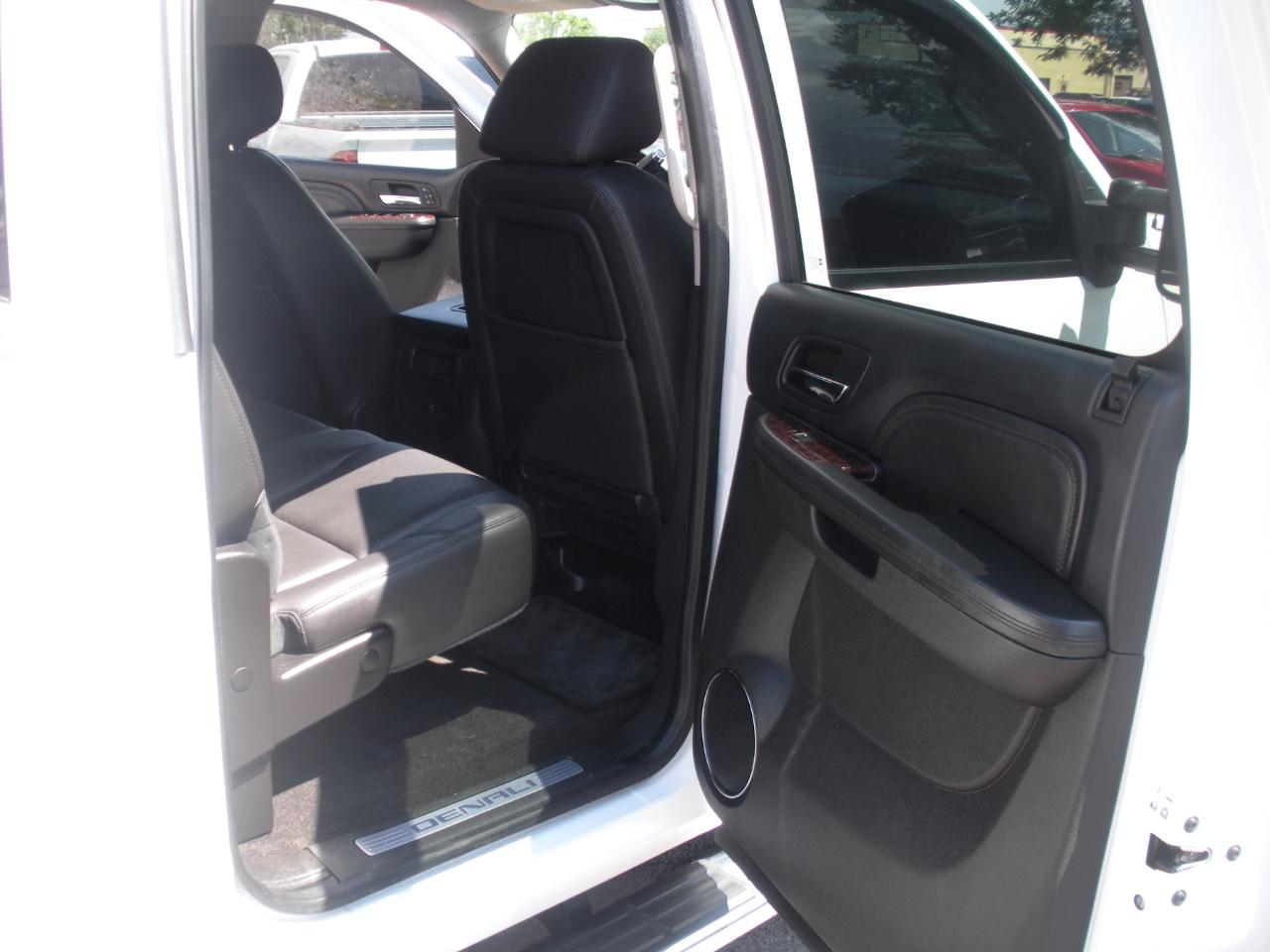 GMC Sierra 2500HD Denali Crew Cab 4WD 2014