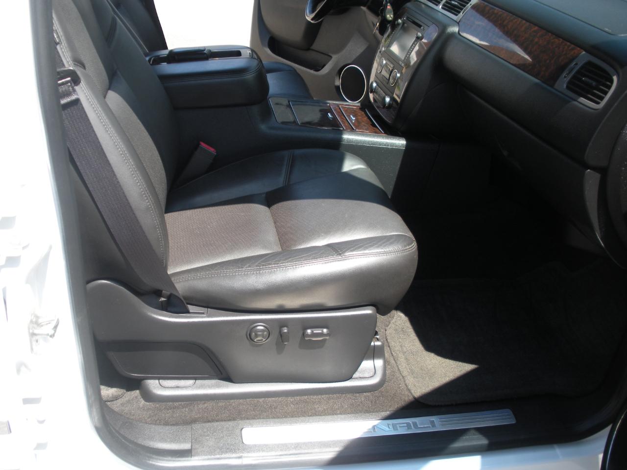 GMC Sierra 2500HD Denali Crew Cab 4WD 2014