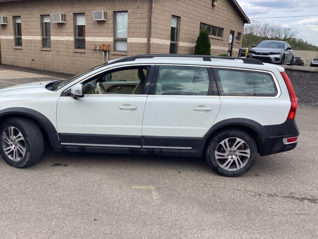 Volvo XC70  2010