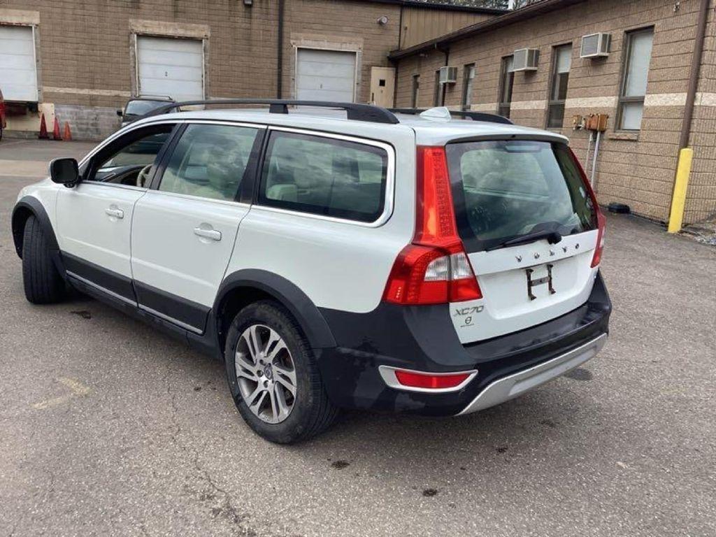Volvo XC70  2010