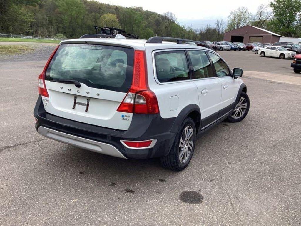 Volvo XC70  2010