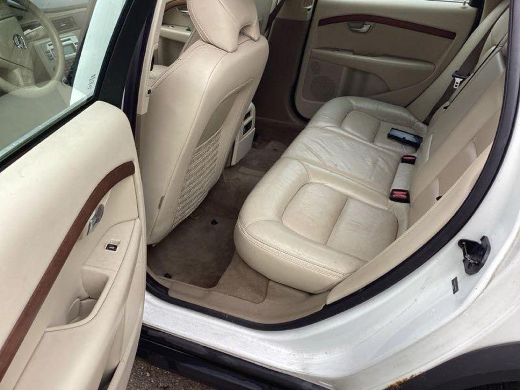 Volvo XC70  2010
