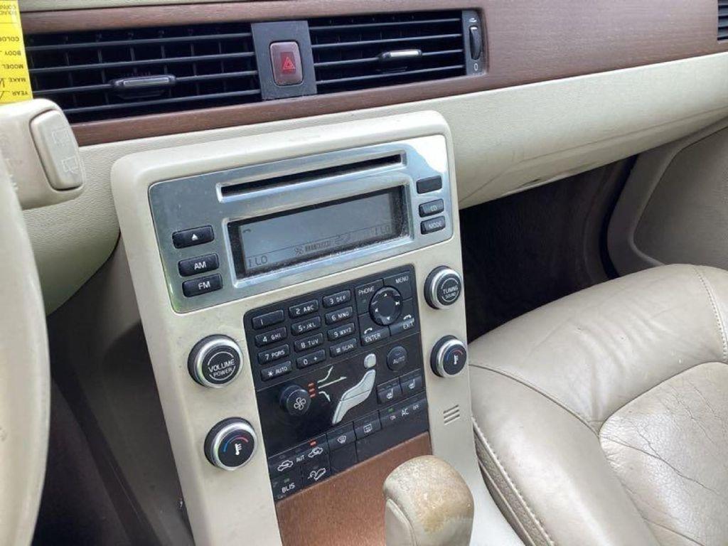 Volvo XC70  2010