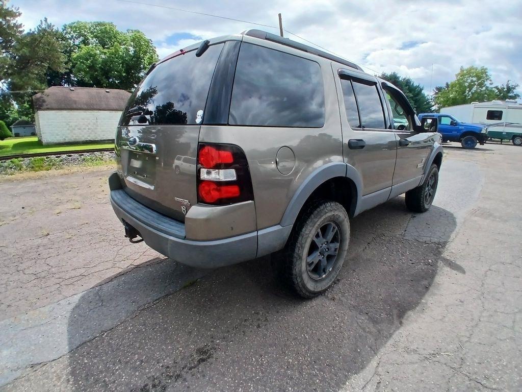 Ford Explorer  2006