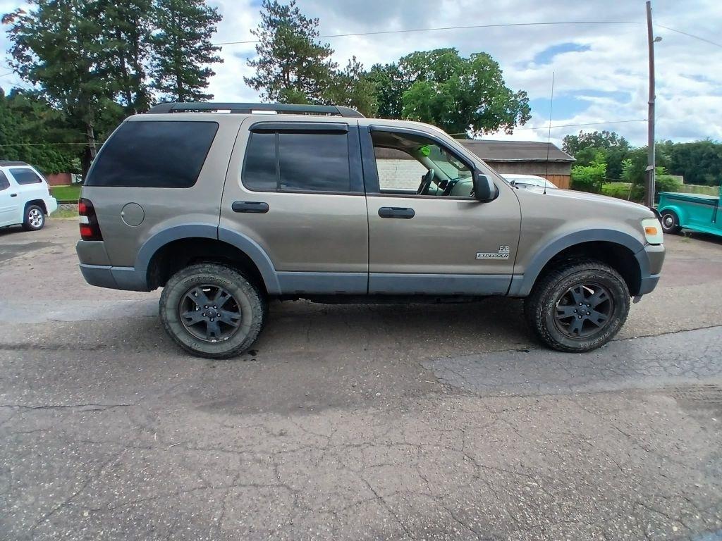 Ford Explorer  2006