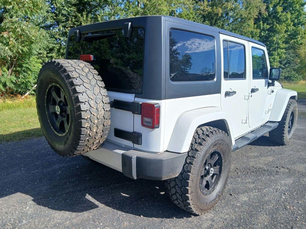 Jeep Wrangler photo 9