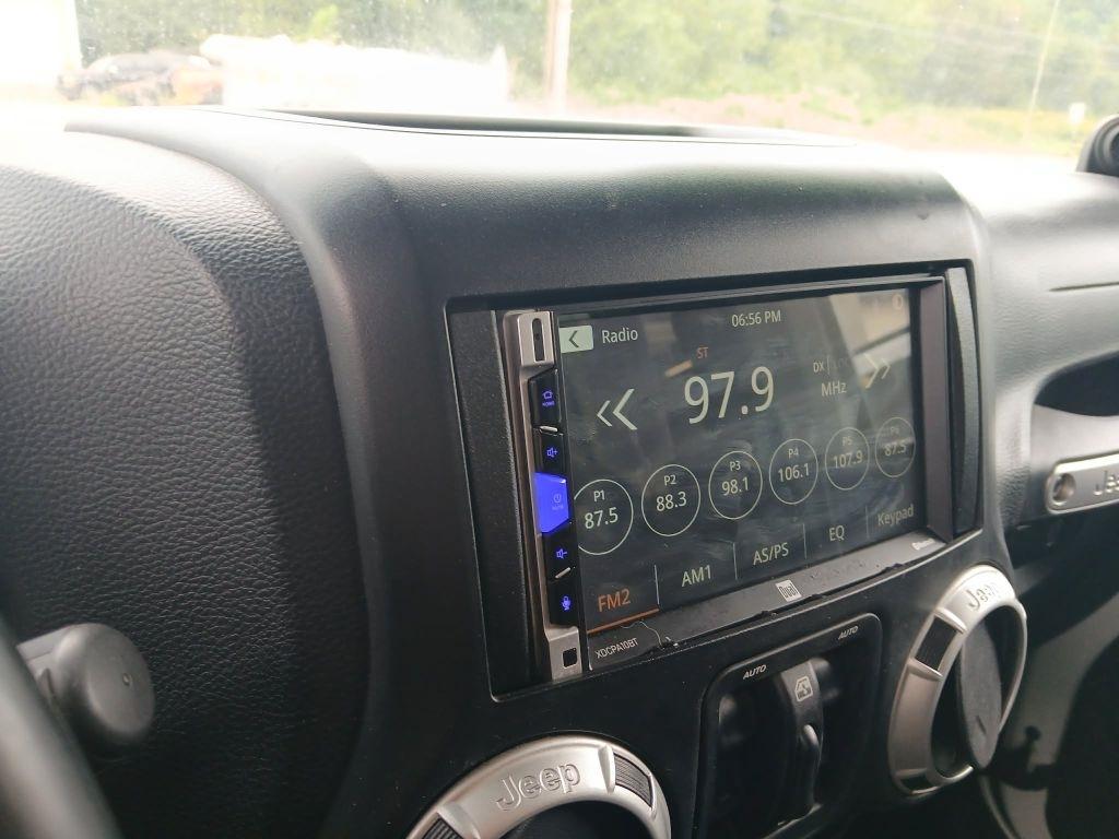 Jeep Wrangler photo 15