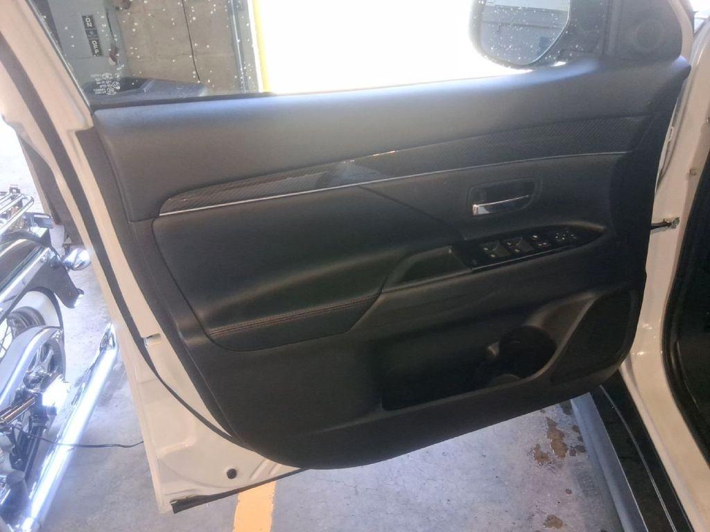 Mitsubishi Outlander SEL 2020
