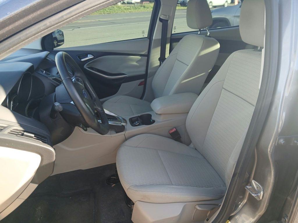 Ford Focus photo 9