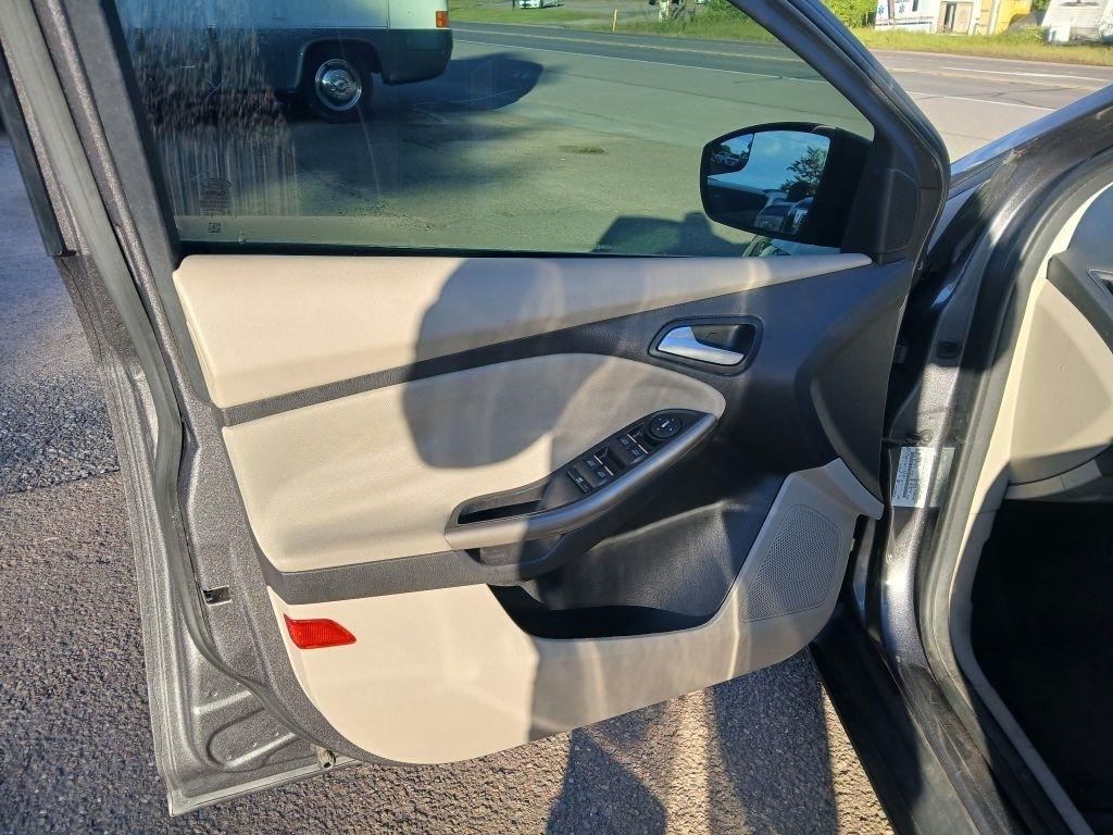 Ford Focus photo 10