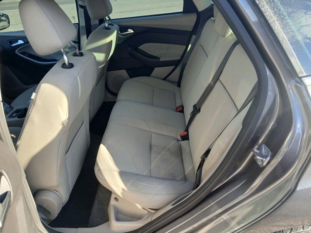 Ford Focus photo 11