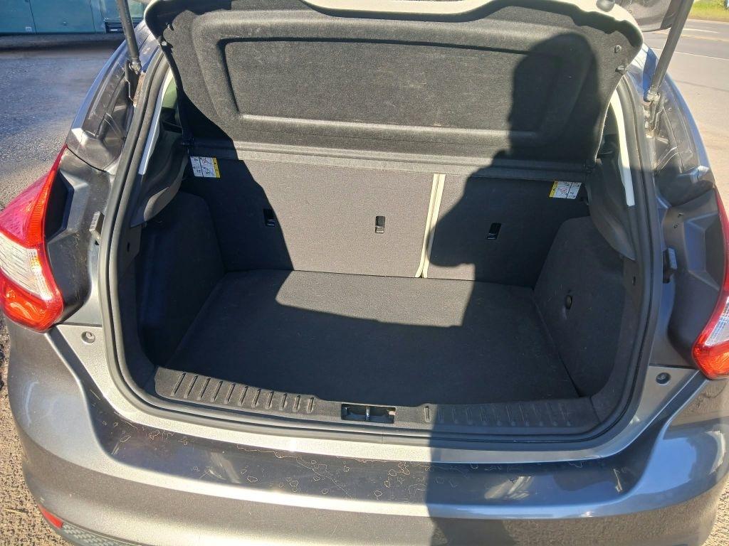 Ford Focus photo 12