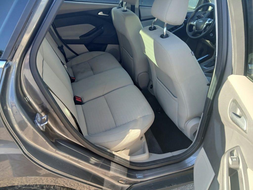 Ford Focus photo 13