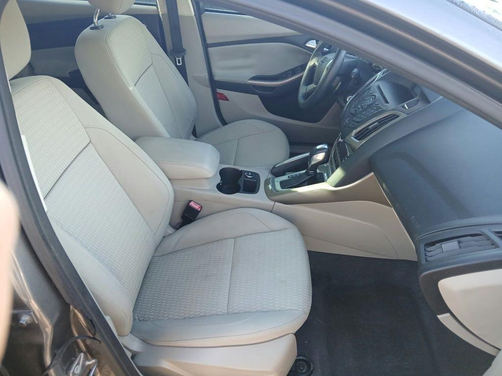 Ford Focus photo 14