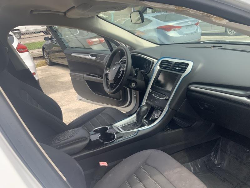 Ford Fusion SE 2014