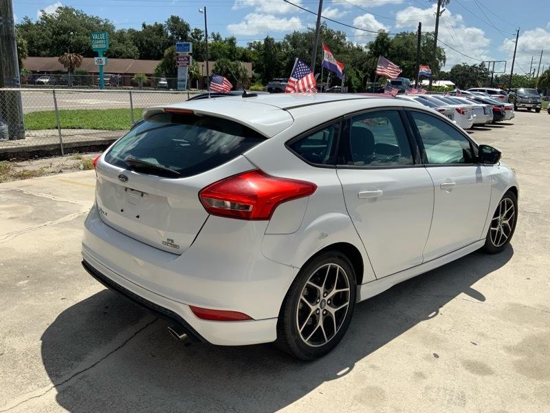 Ford Focus SE Hatch 2016