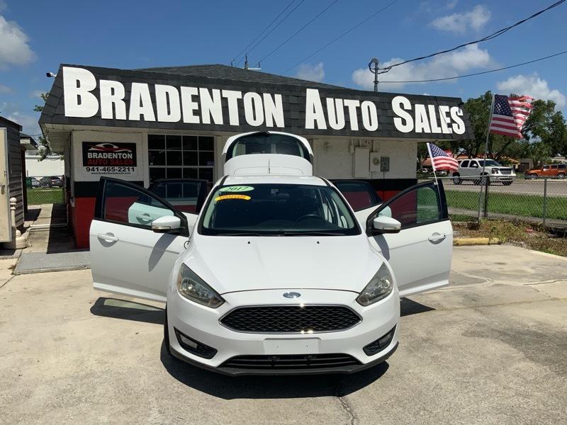 Ford Focus SE Hatch 2016