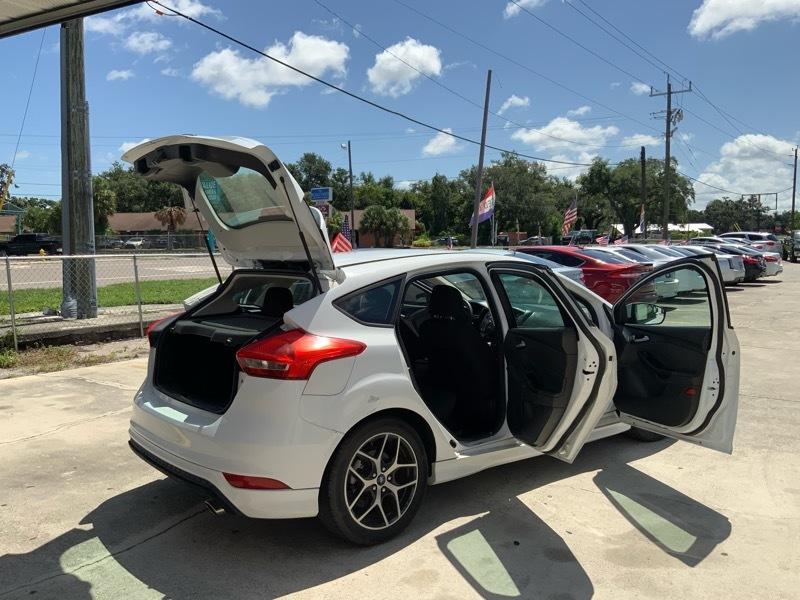 Ford Focus SE Hatch 2016