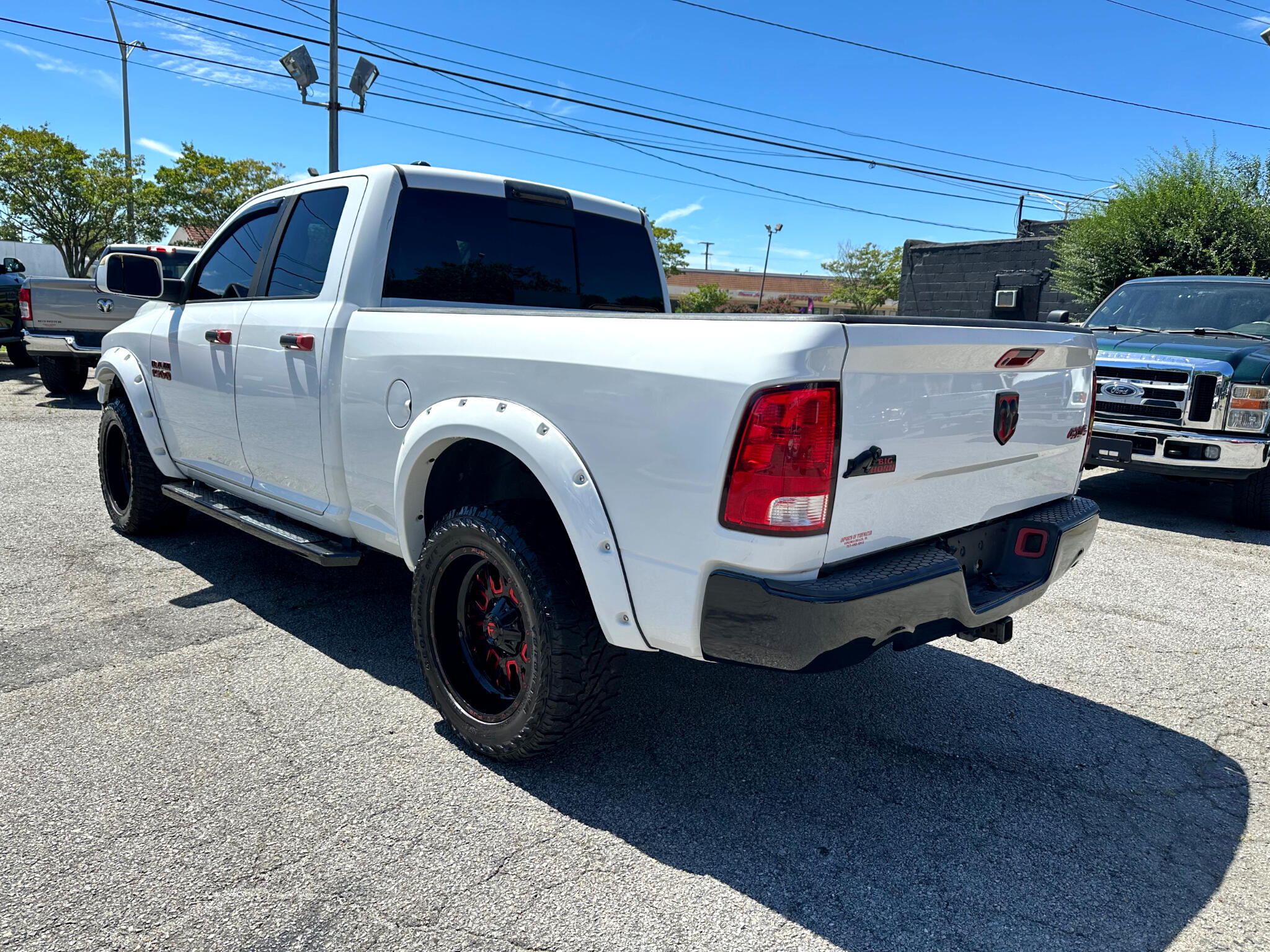 2015 Ram 1500 SLT photo 3