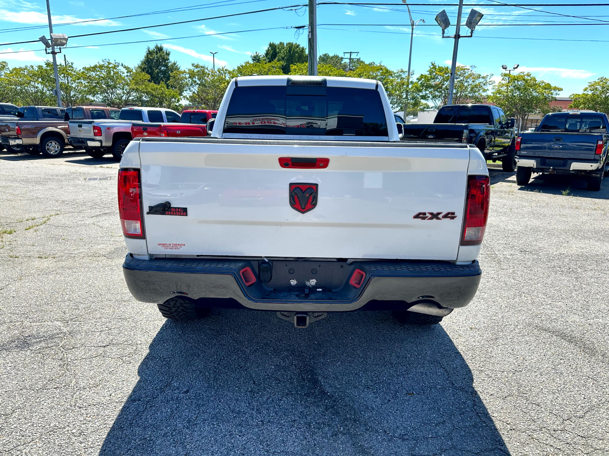 2015 Ram 1500 SLT photo 4