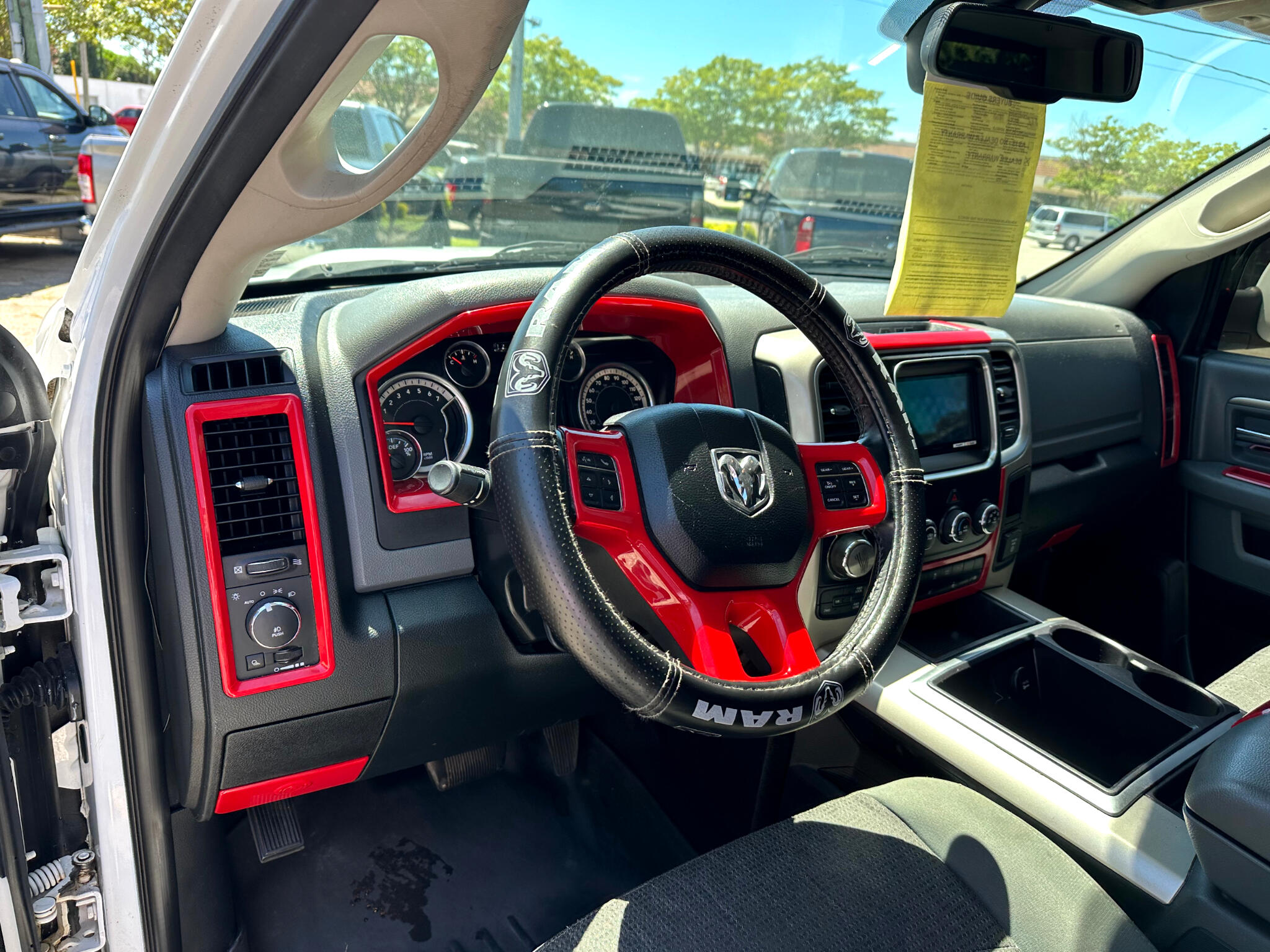 2015 Ram 1500 SLT photo 12