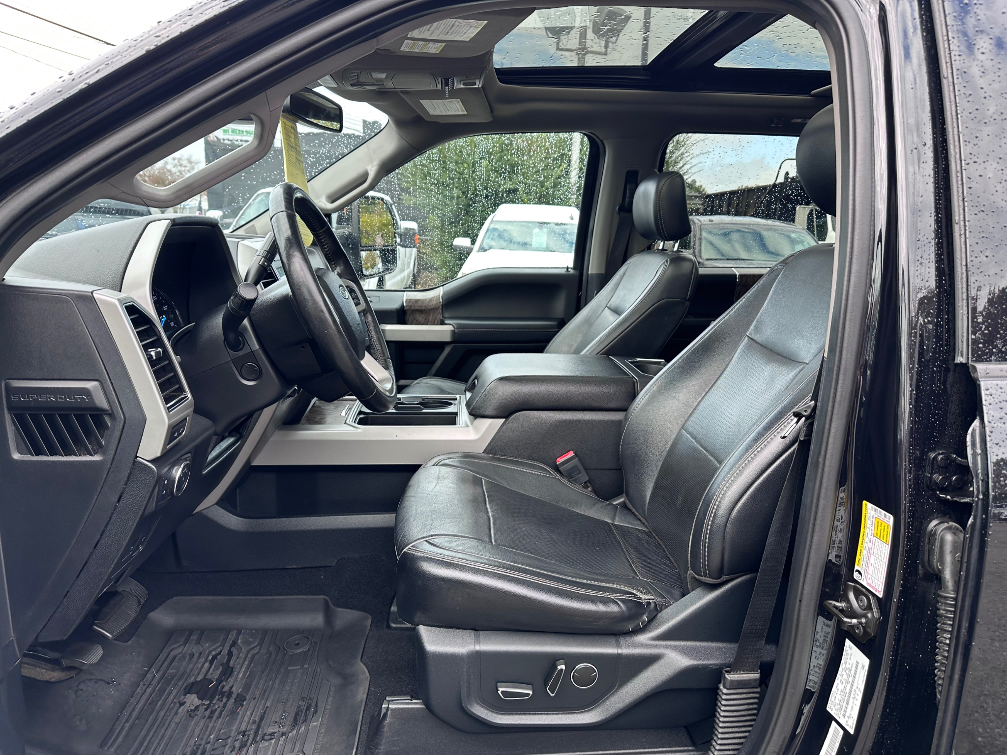 Ford Super Duty F-250 SRW Lariat 4WD Crew Cab 6.75' Box 2019 Ford Super Duty F-250 SRW Lariat 4WD Crew Cab 6.75' Box 2019