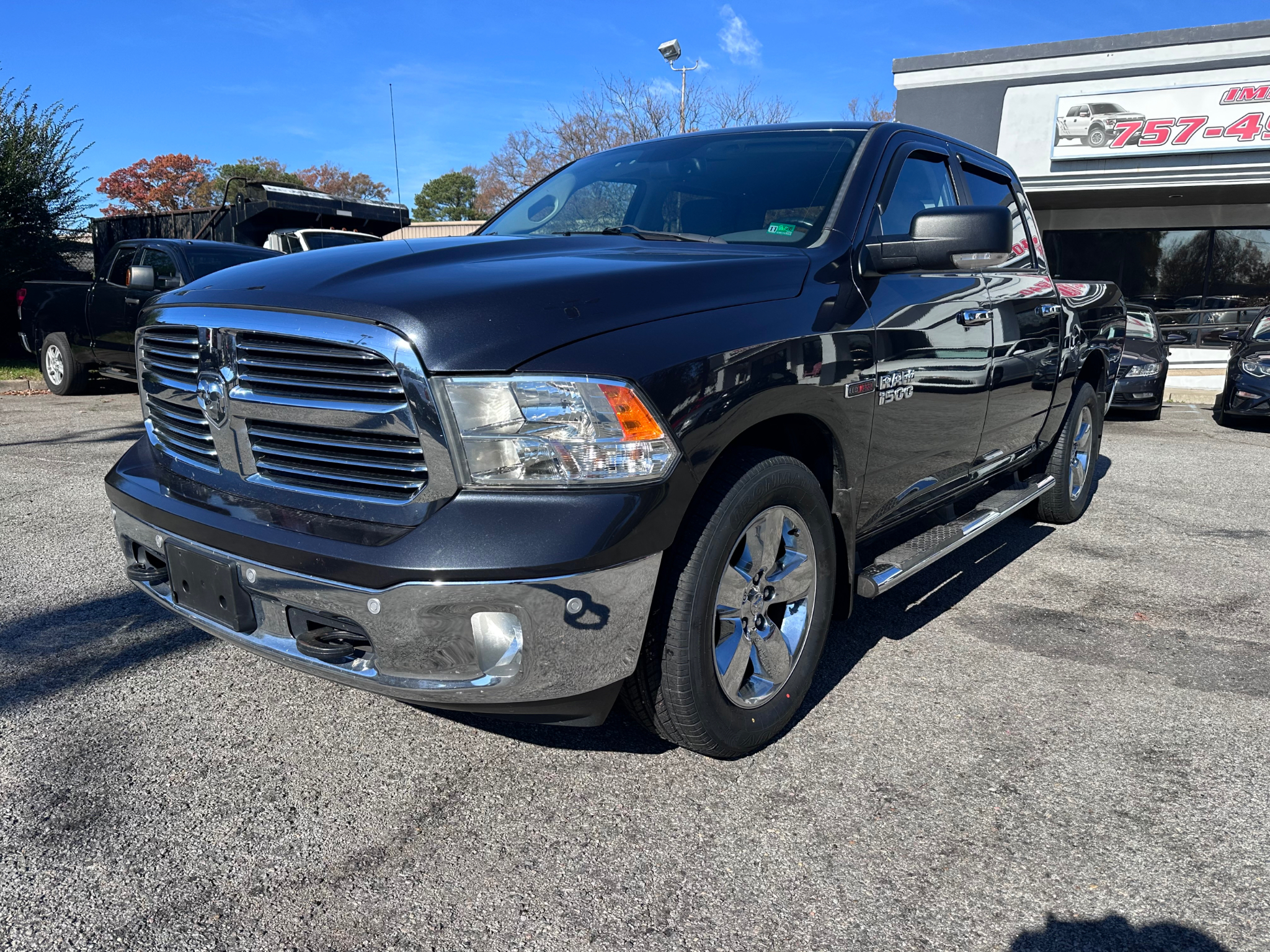 2015 RAM 1500 4WD Crew Cab 140.5" Big Horn