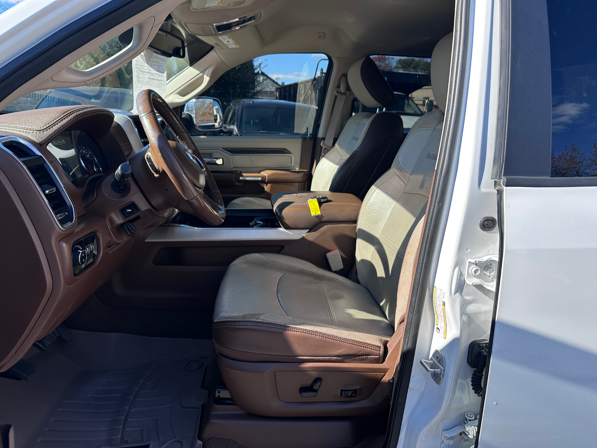 RAM 2500 Laramie 4x4 Crew Cab 8' Box 2019