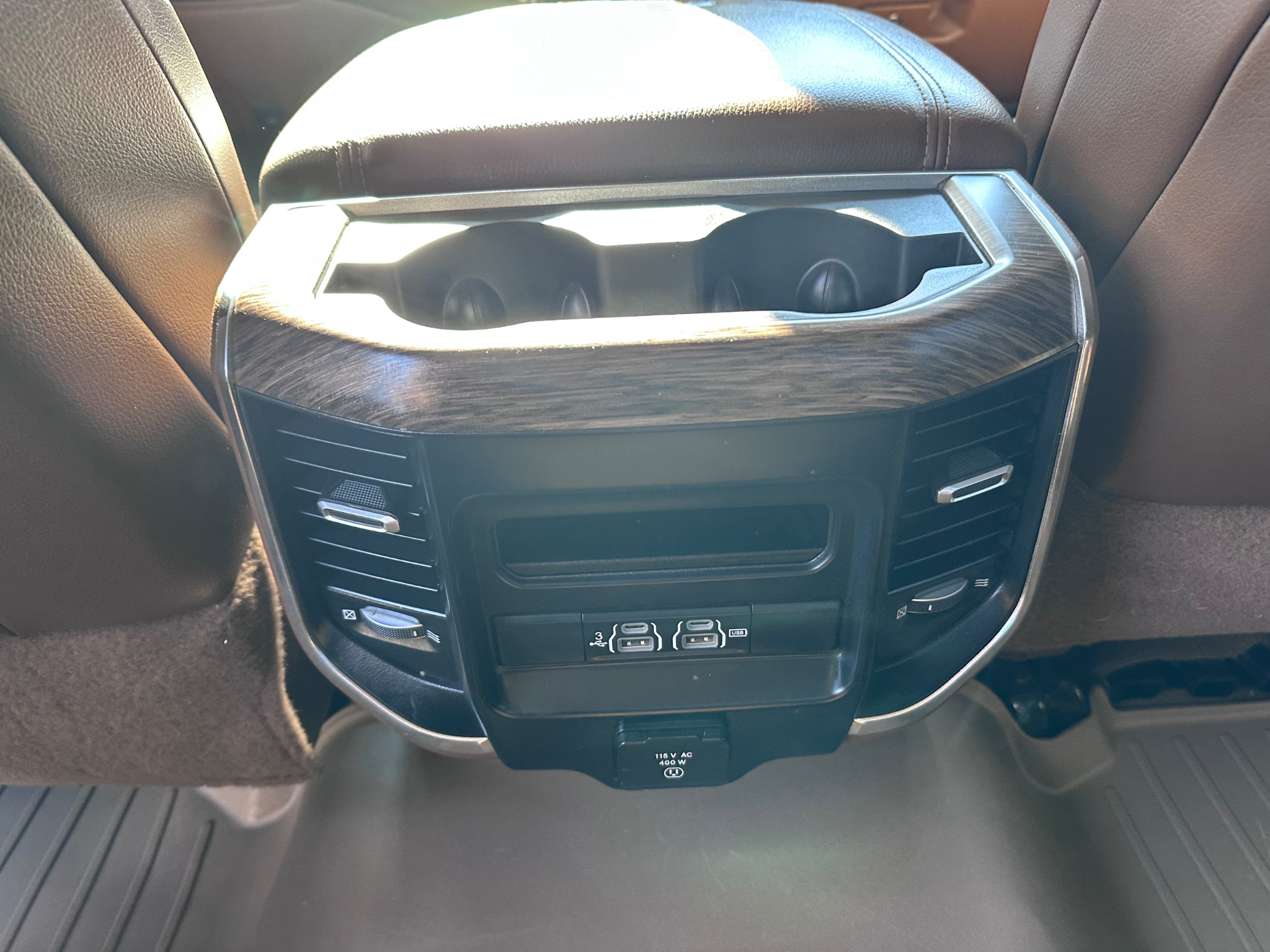 RAM 2500 Laramie 4x4 Crew Cab 8' Box 2019