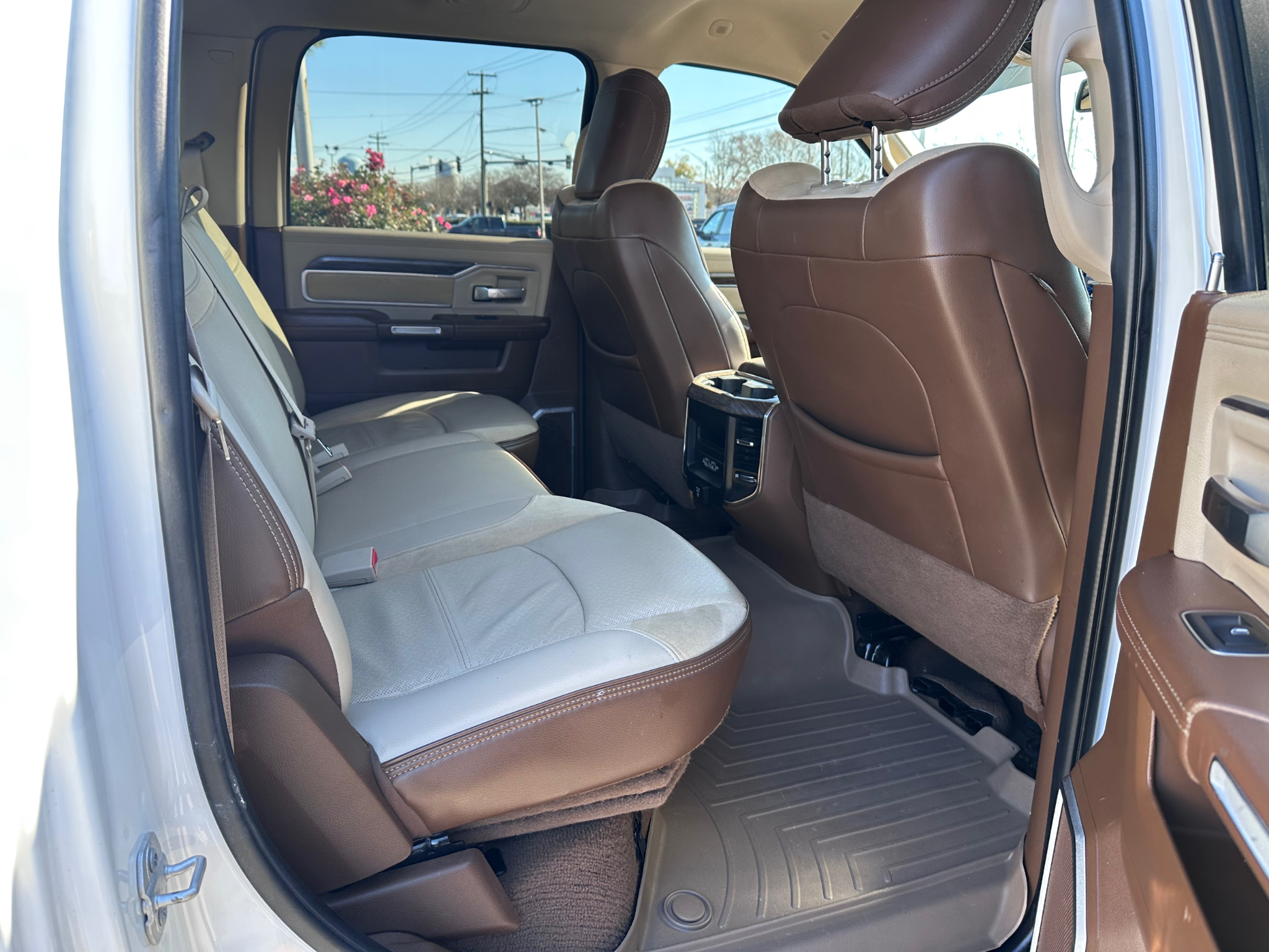 RAM 2500 Laramie 4x4 Crew Cab 8' Box 2019