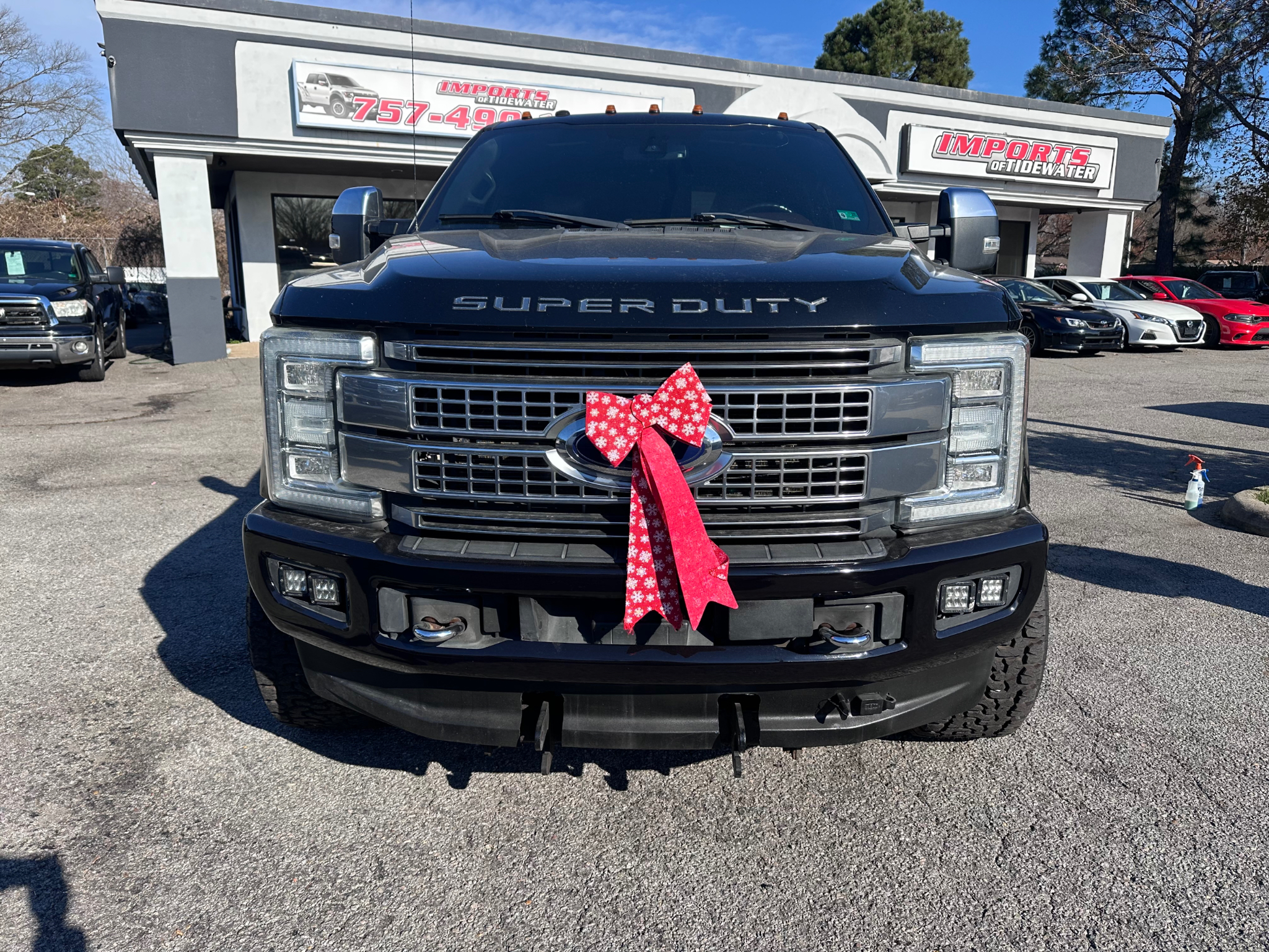 Ford Super Duty F-350 SRW Platinum 4WD Crew Cab 8' Box 2017