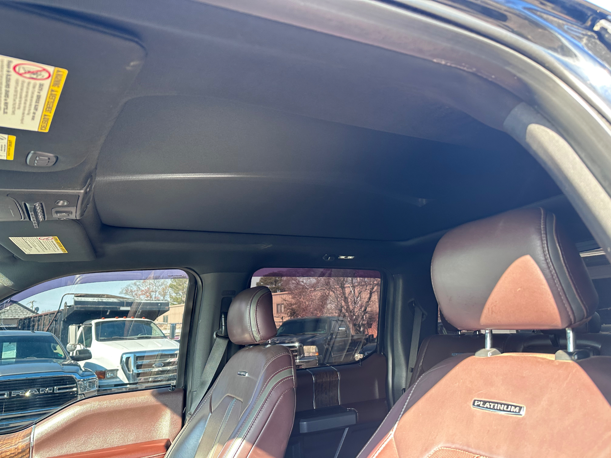 Ford Super Duty F-350 SRW Platinum 4WD Crew Cab 8' Box 2017