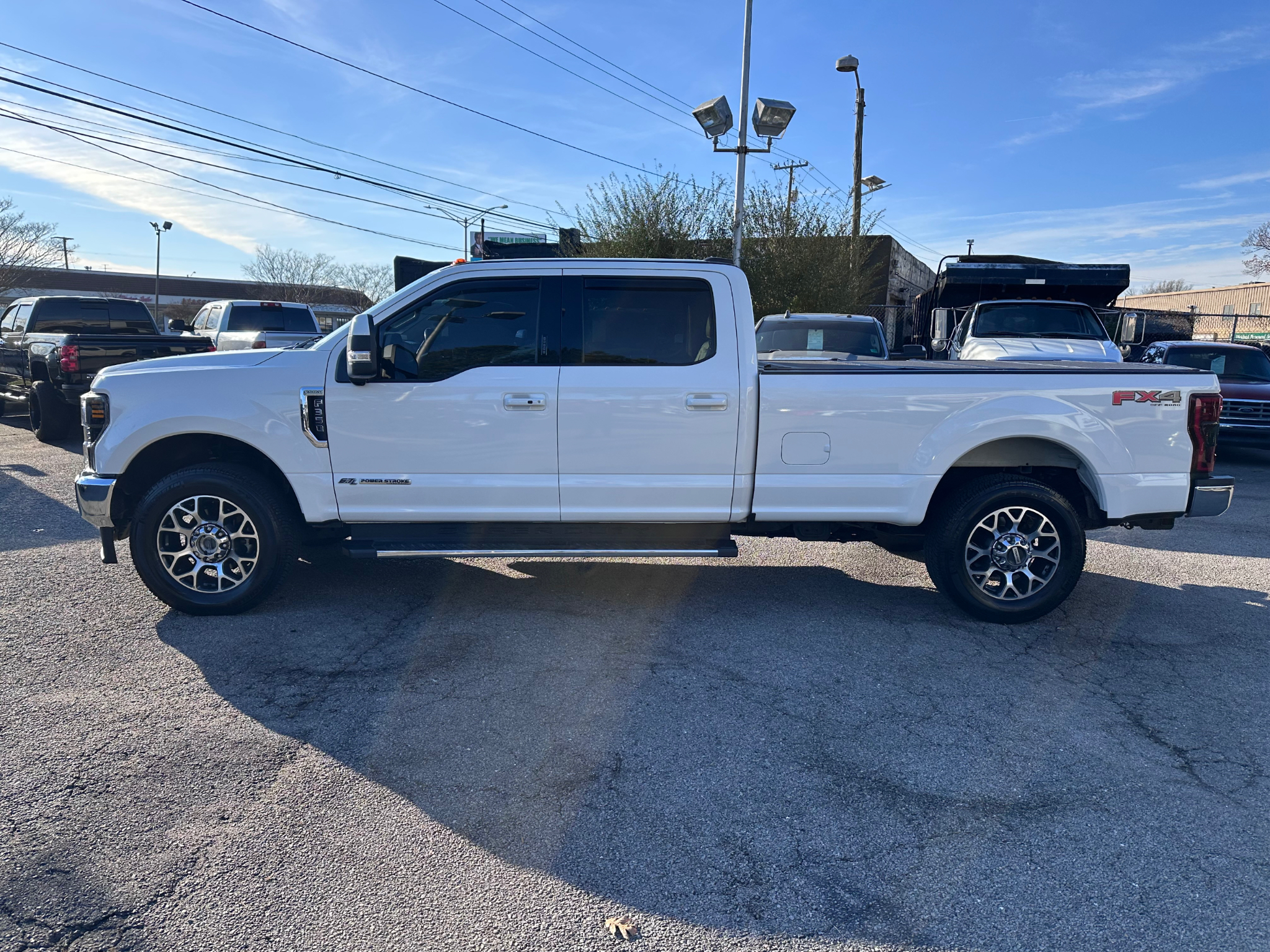 Ford Super Duty F-350 SRW Lariat 4WD Crew Cab 8' Box 2020
