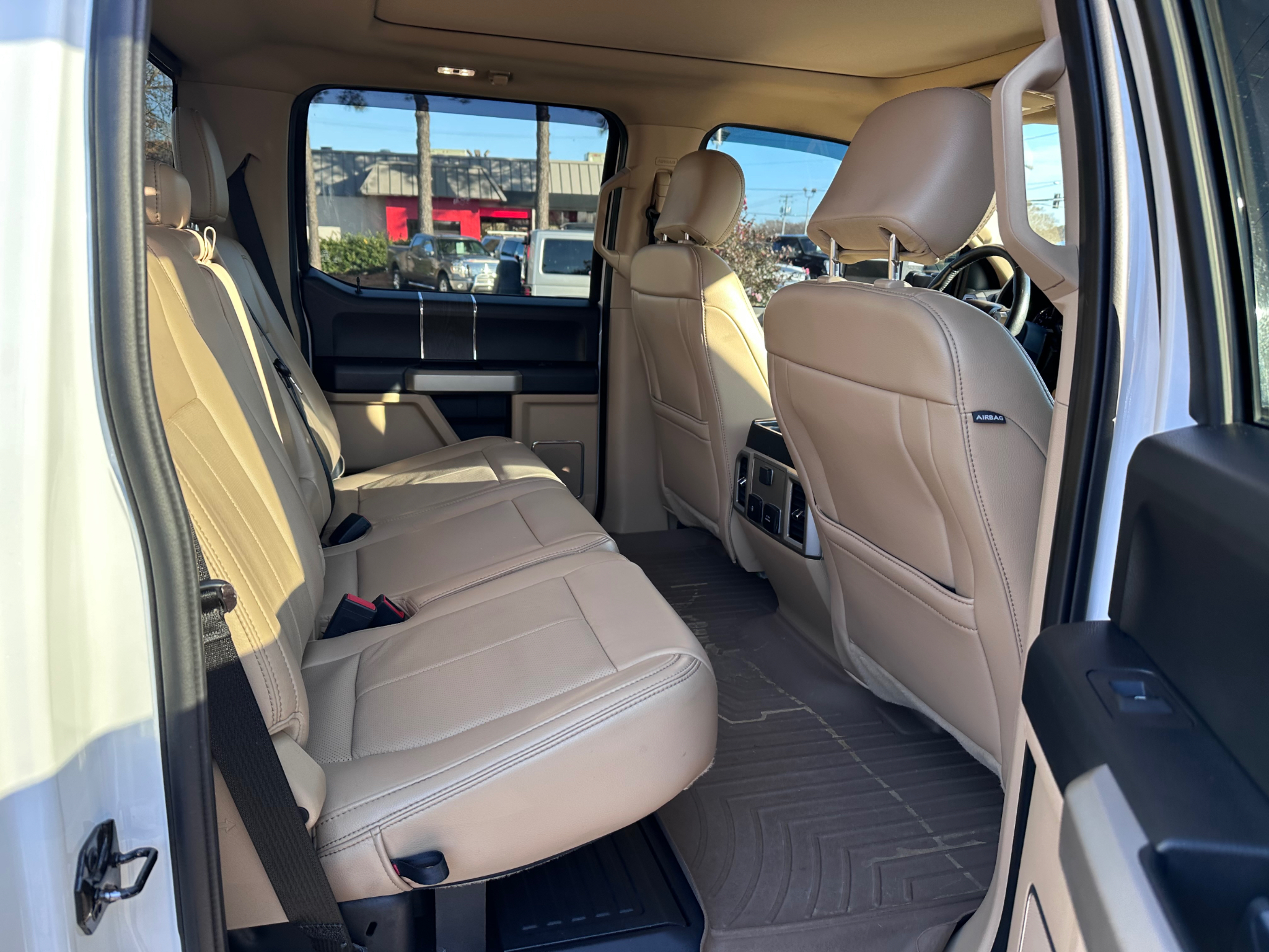 Ford Super Duty F-350 SRW Lariat 4WD Crew Cab 8' Box 2020