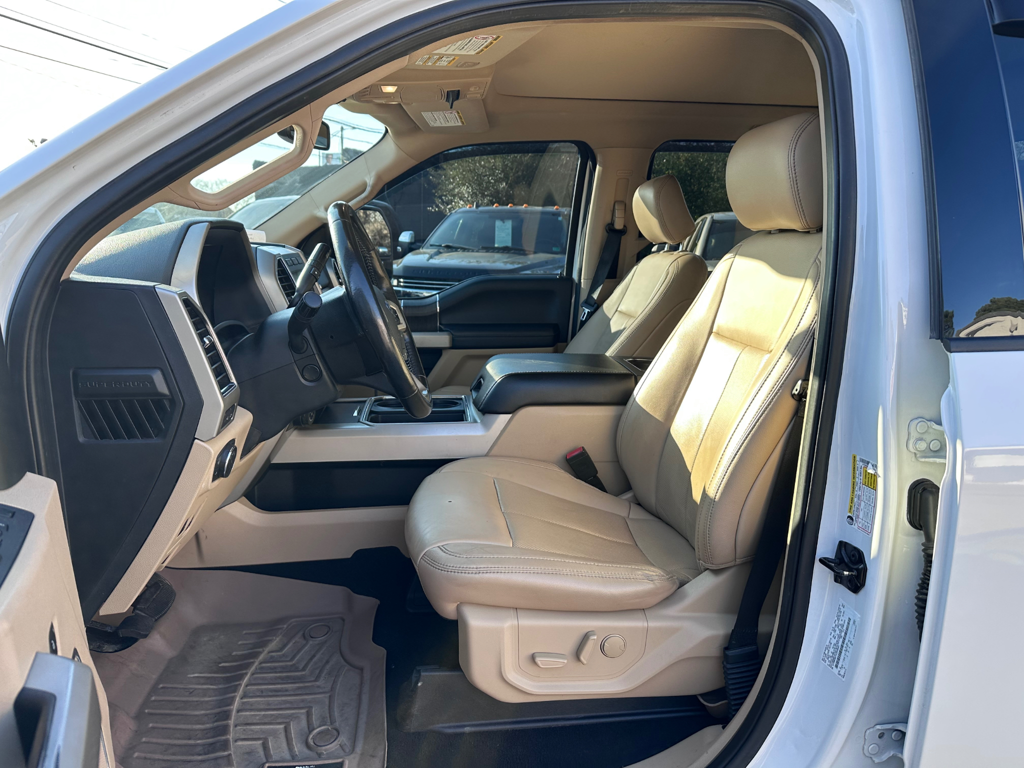 Ford Super Duty F-350 SRW Lariat 4WD Crew Cab 8' Box 2020