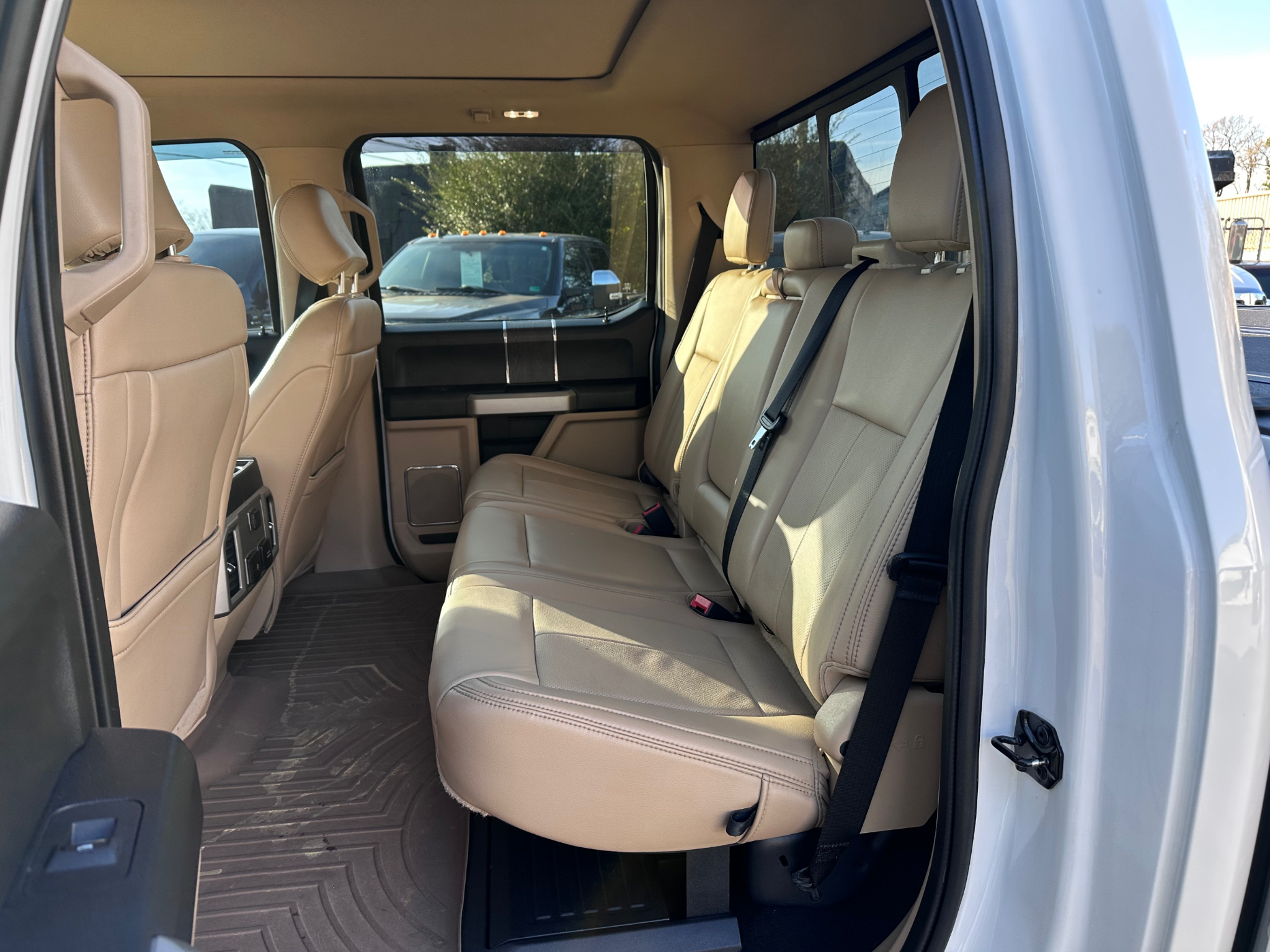 Ford Super Duty F-350 SRW Lariat 4WD Crew Cab 8' Box 2020