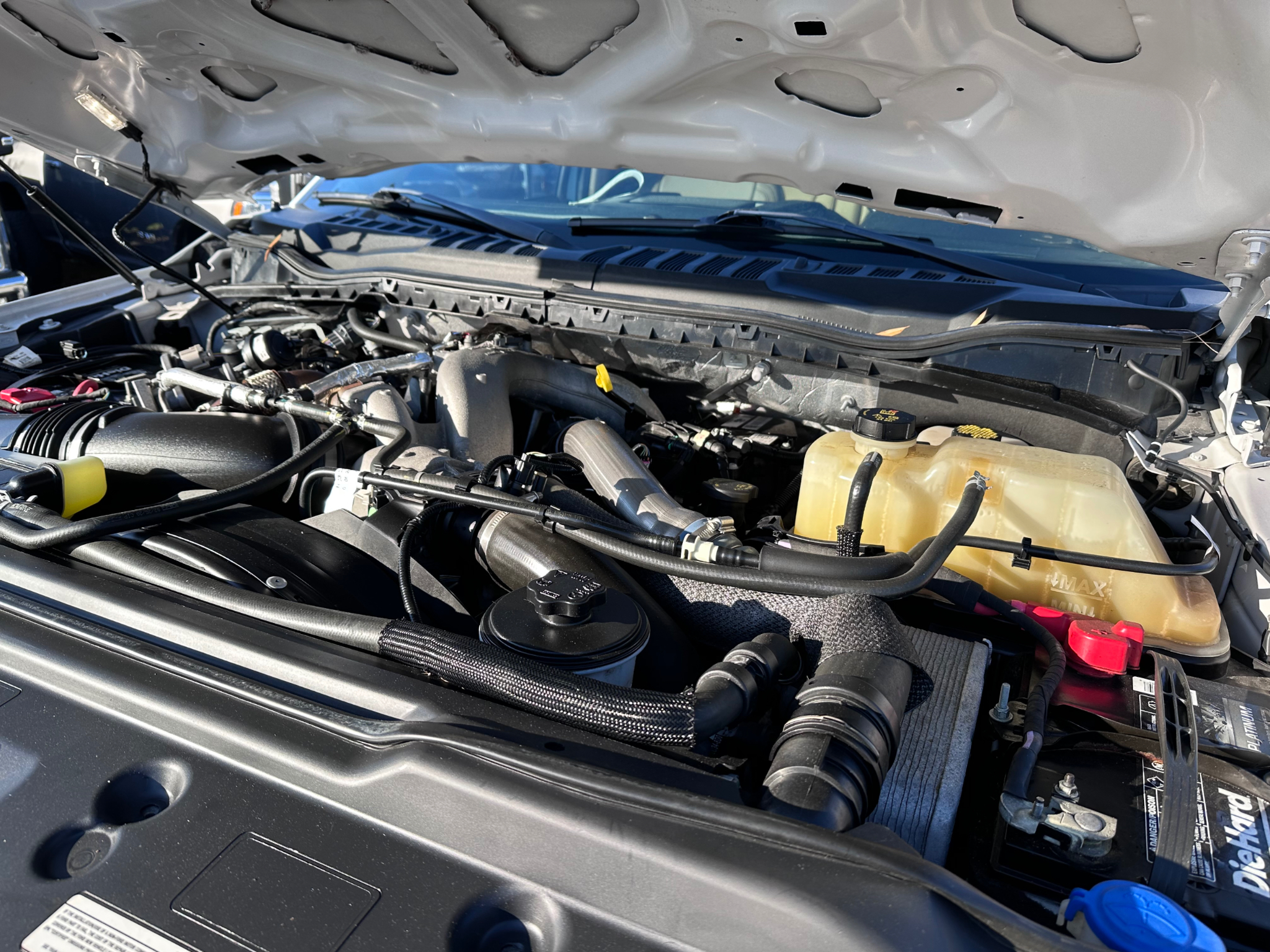 Ford Super Duty F-350 SRW Lariat 4WD Crew Cab 8' Box 2020