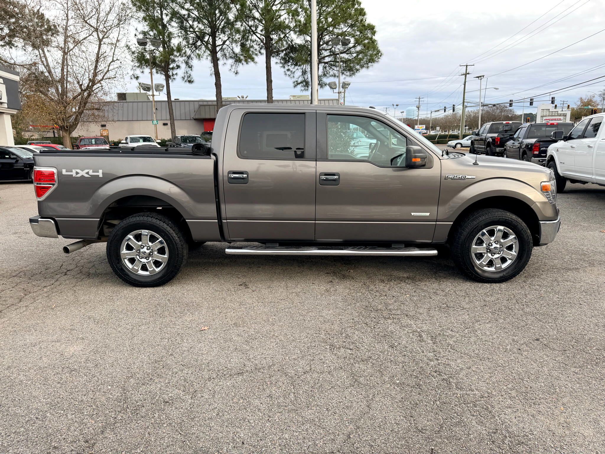 Ford F-150 4WD SuperCrew 145" XLT 2014