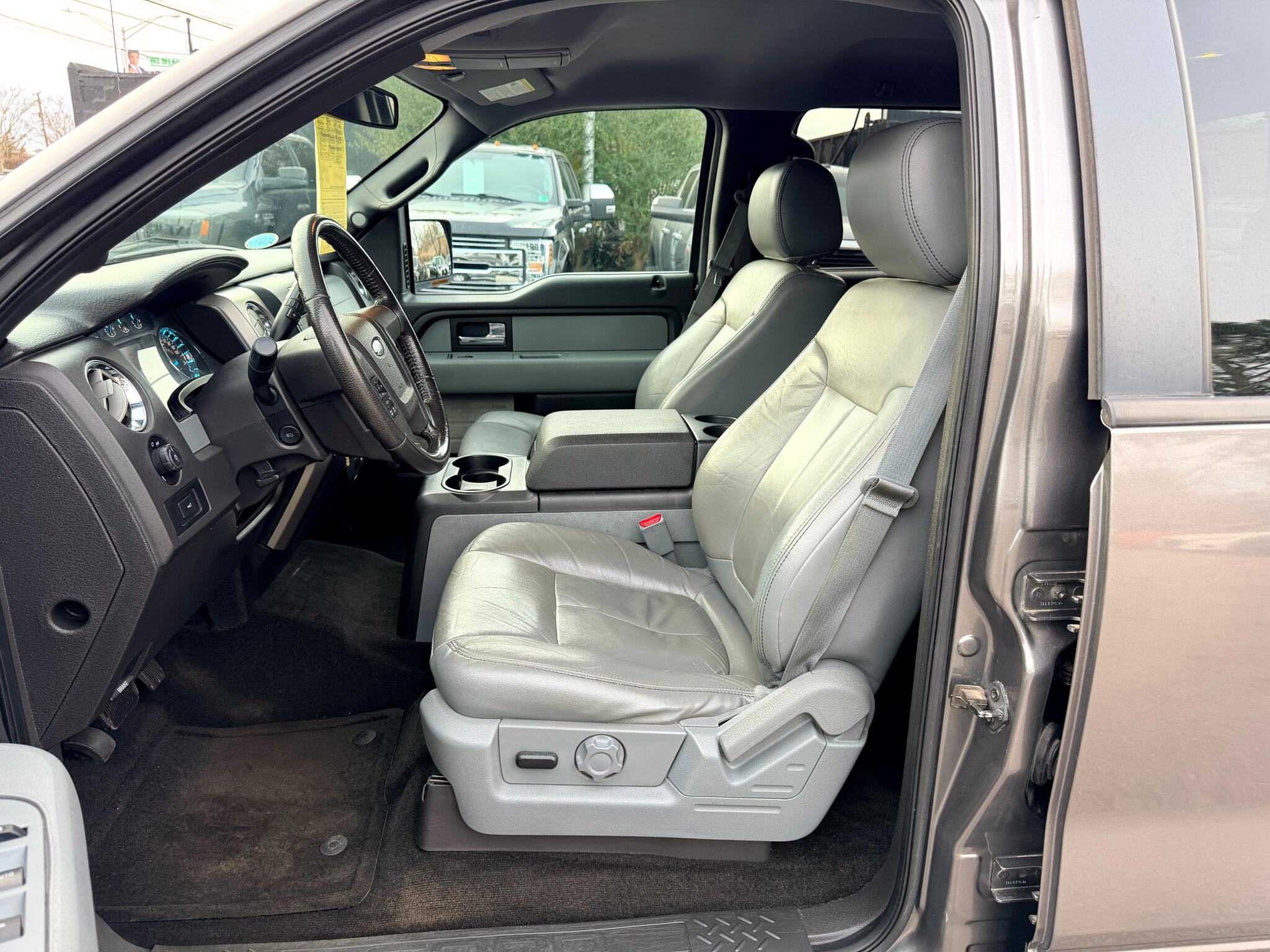 Ford F-150 4WD SuperCrew 145" XLT 2014