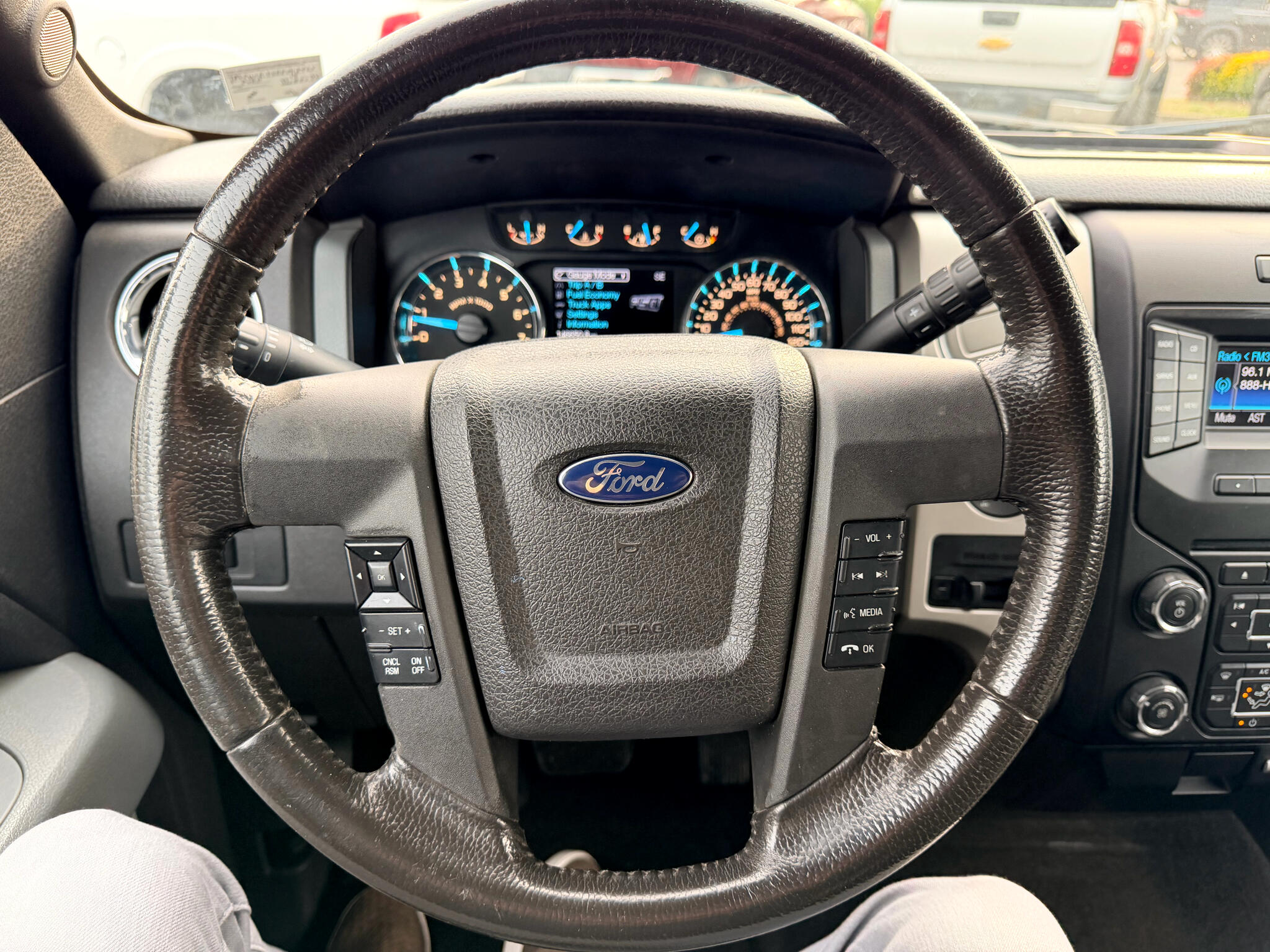 Ford F-150 4WD SuperCrew 145" XLT 2014