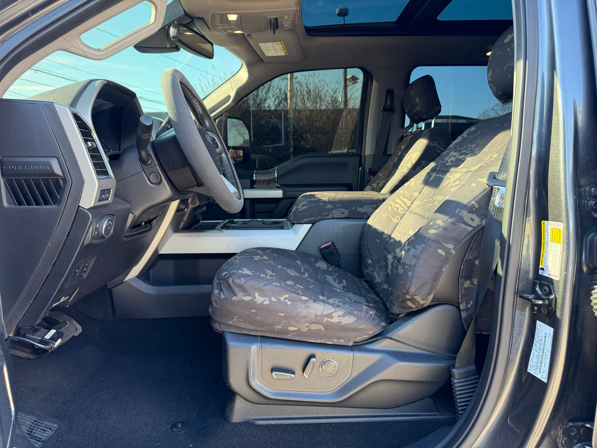 Ford Super Duty F-250 SRW Lariat 4WD Crew Cab 6.75' Box 2019